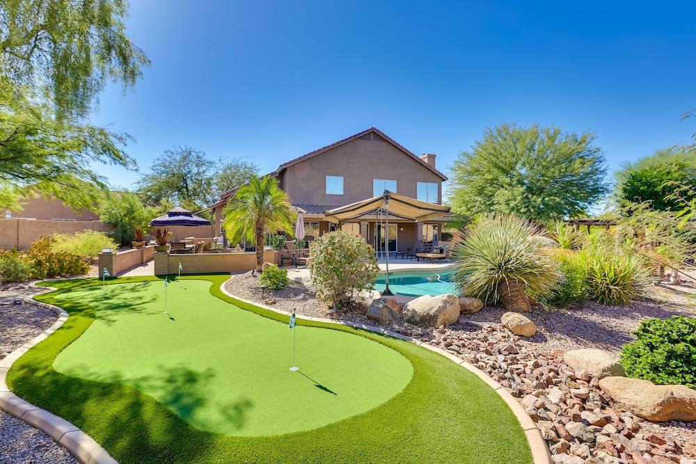 Outdoor Kitchen & Pool: Cave Creek Getaway