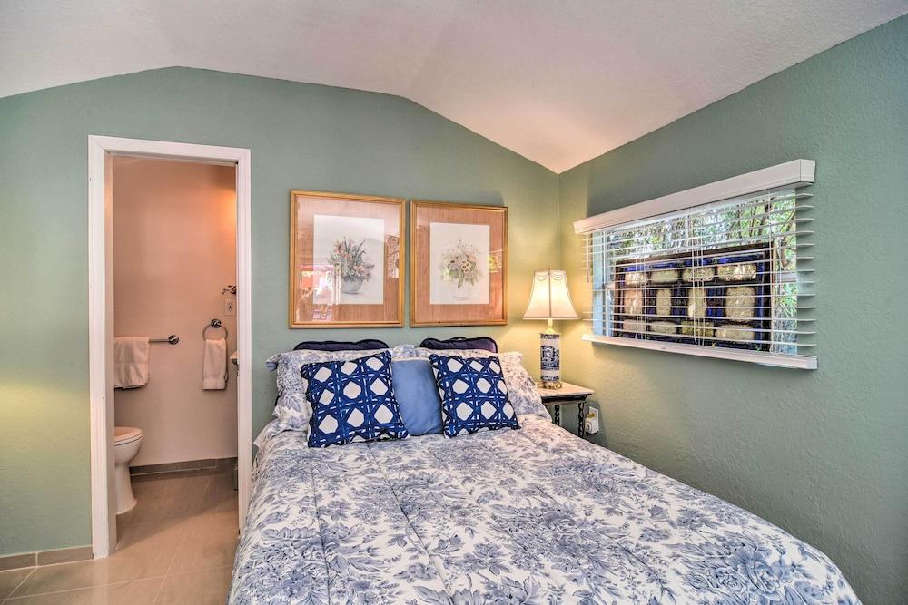 Vibrant Sarasota Studio < 1 Mile From the Beach!