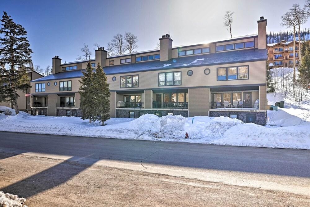 Spacious Brian Head Mtn Getaway w/ Hot Tub!