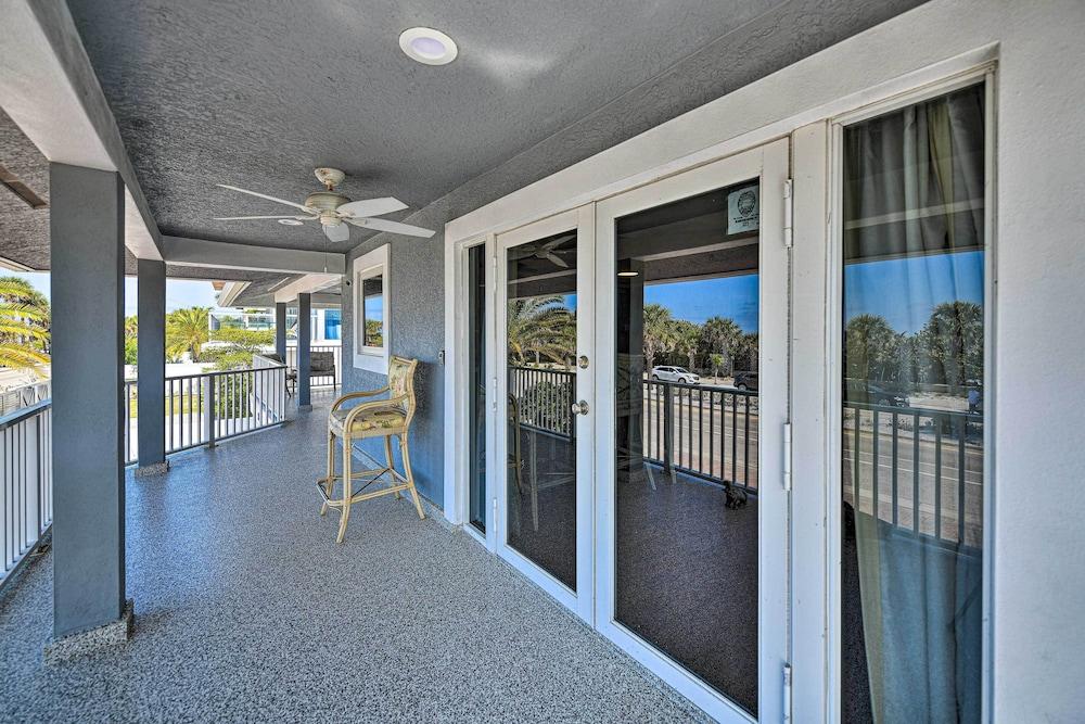 Gulfview Lido Key Gem - Walk to Beach & Shops