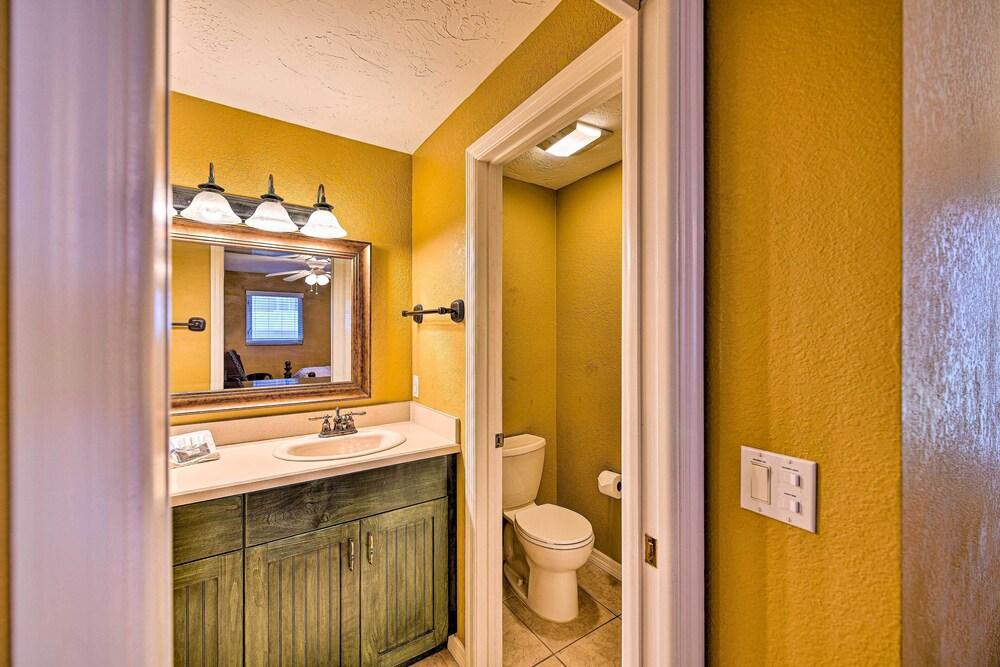 Gulfview Lido Key Gem - Walk to Beach & Shops