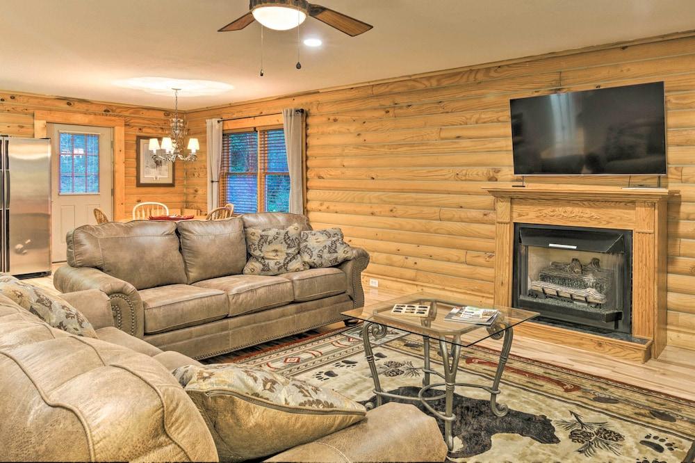 Cedar Mountain Log Cabin: 4 Mi Dupont State Forest