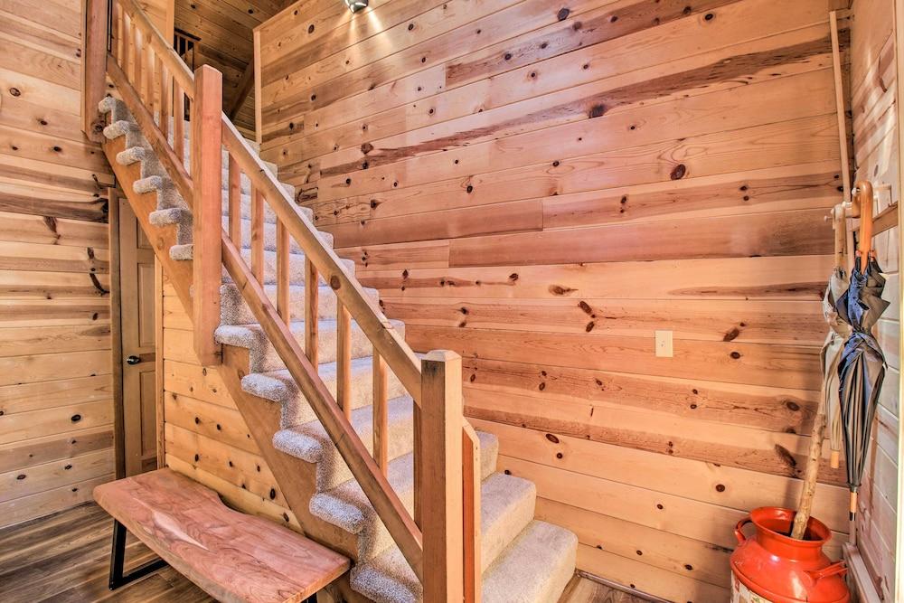 Pinetop-lakeside Cabin w/ Deck: Hike, Ski & Golf