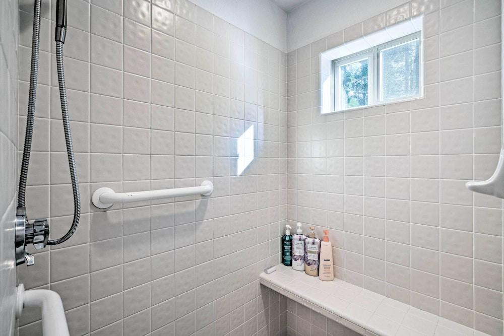 5 Mi to Hiking: Custom Cabin w/ Deck in Arnold!