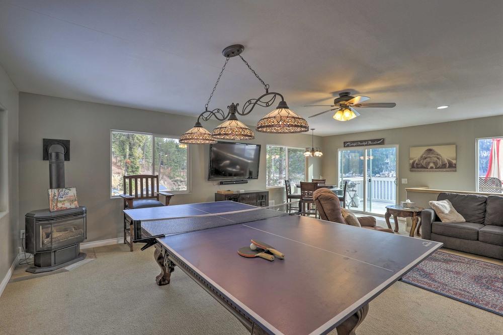 Lake Loon 'hillside' Cottage w/ Private Deck!