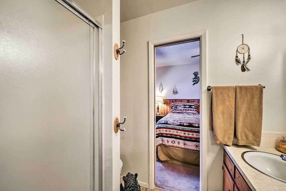 Cabin w/ Deck 3 Mi to Ski Cloudcroft & Hiking