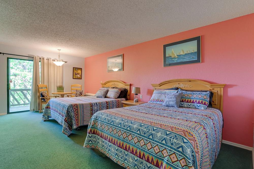 Margaritaville Oasis w/ Hot Tub: Boat & Golf!