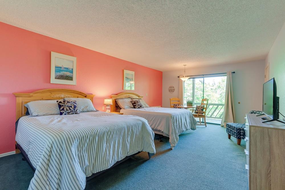 Margaritaville Oasis w/ Hot Tub: Boat & Golf!