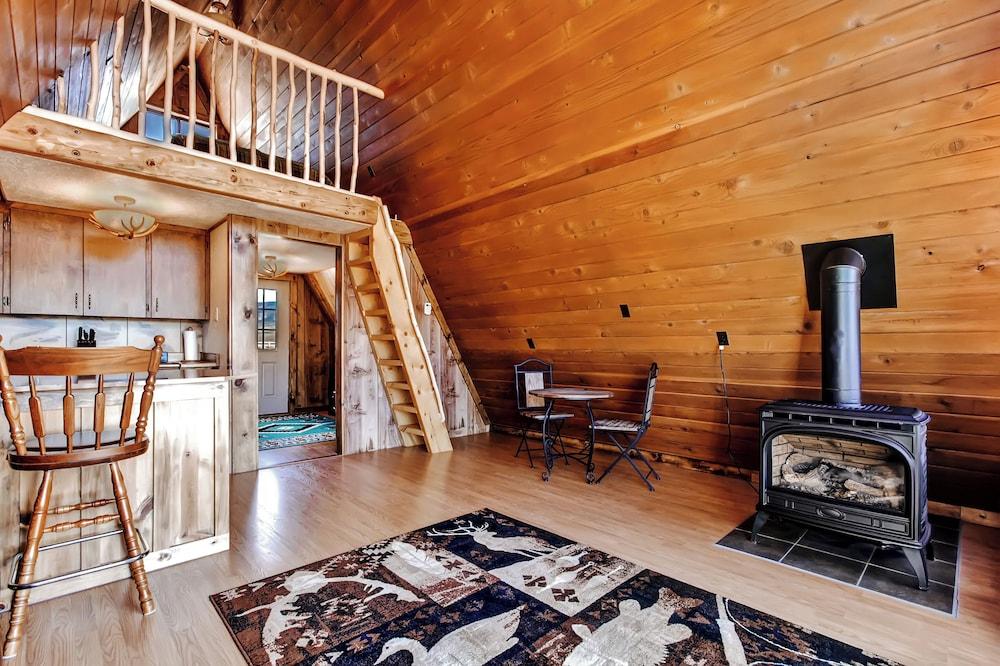 Secluded & Cozy Antimony Cabin w/ Fire Pit