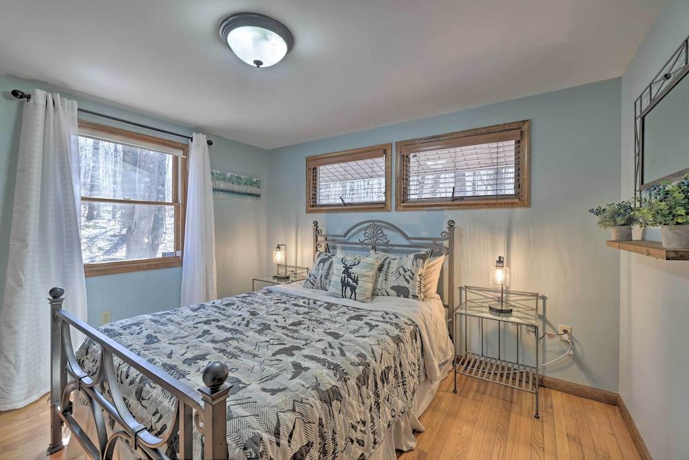 Locust Lake Village Cabin w/ Deck & Lake View!