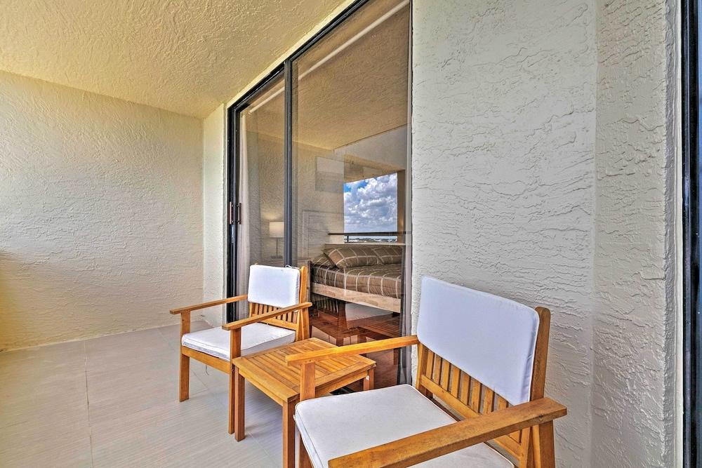 Modern Waterfront Hudson Condo w/ Resort Pool!