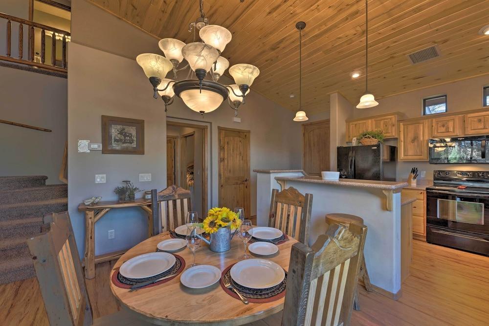 Spacious & Lovely Getaway w/ Deck in Show Low!