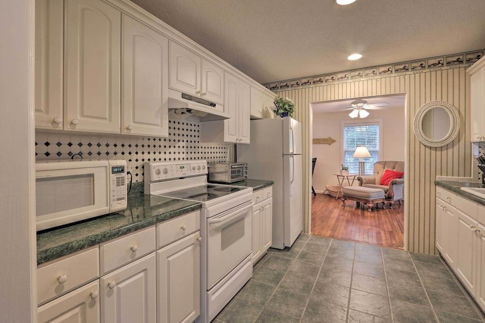 Hilton Head Waterfront Golf Getaway: Pet Friendly!