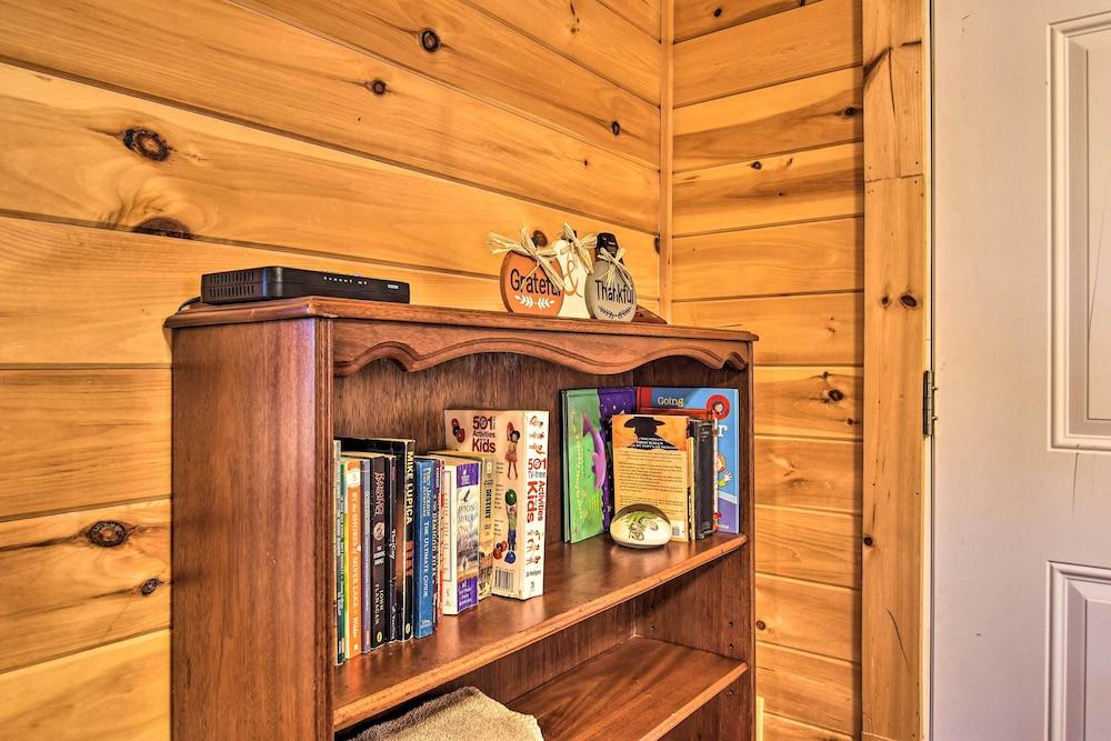 Rural Cabin Hideaway w/ Fire Pit & Mtn Views!