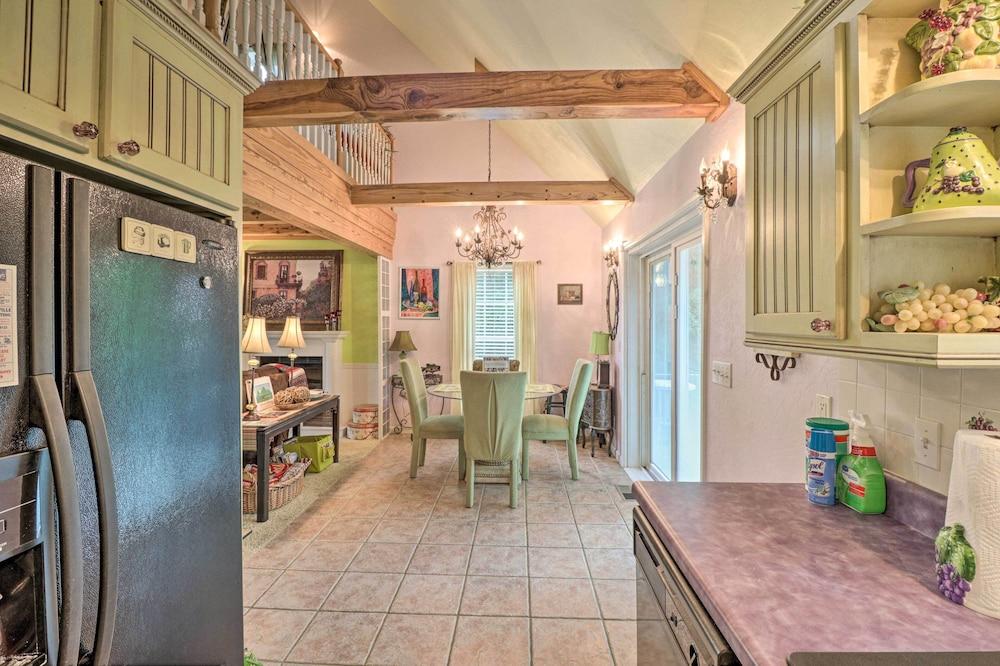 Rubys Landing Cottage w/ Deck & White River Views