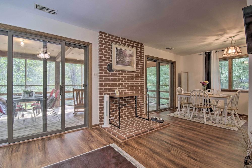 Mountain Town Adventures Home w/ Fire Pit!