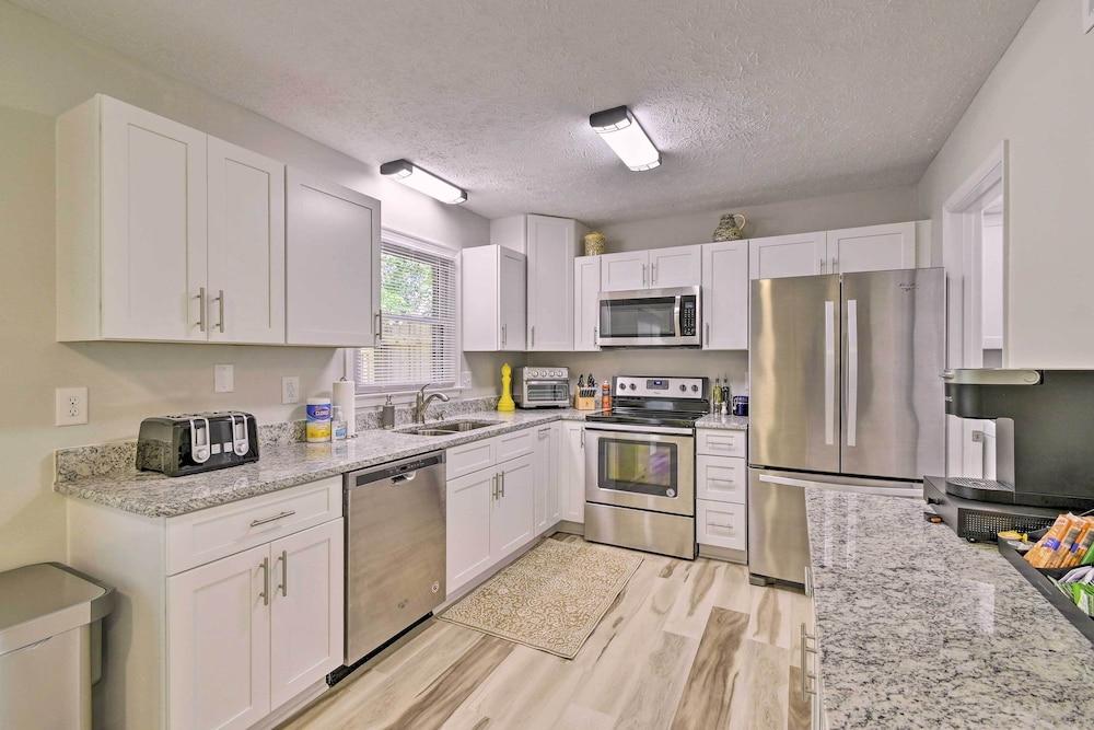 Downtown Southern Pines Townhome With Deck!