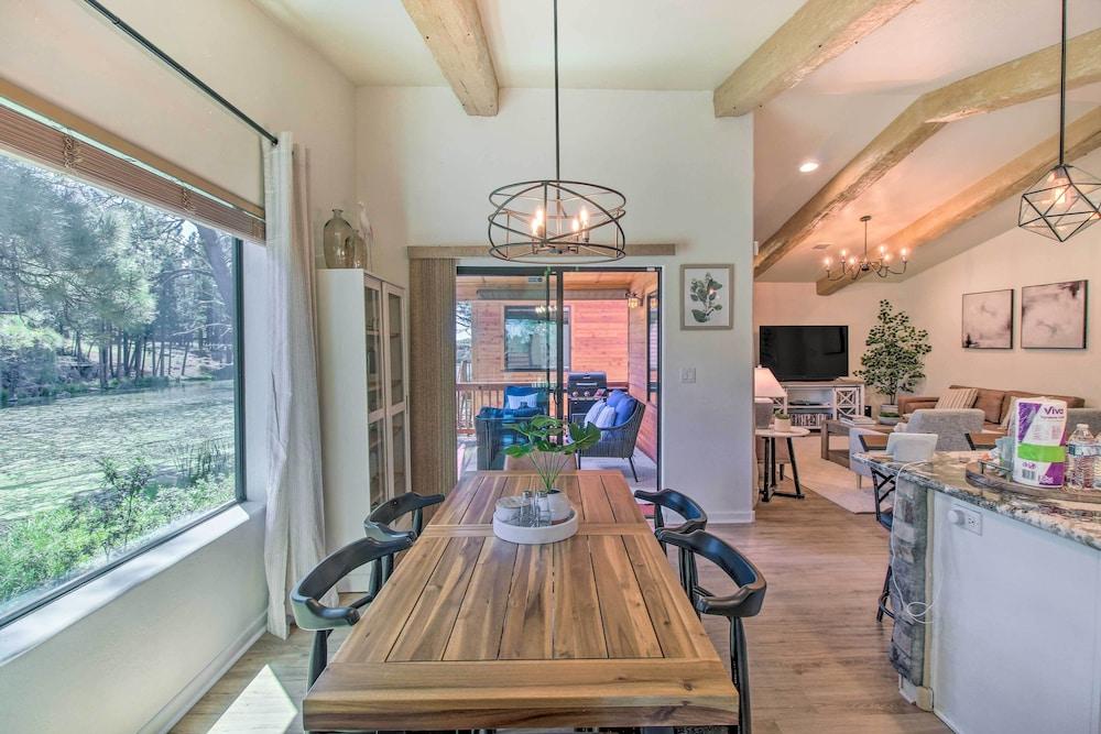 Cabin Getaway w/ Game Room Near Rainbow Lake!