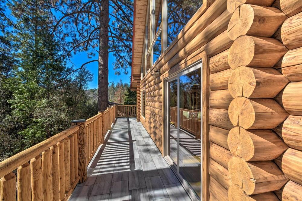 Updated Groveland Cabin w/ Wraparound Deck!