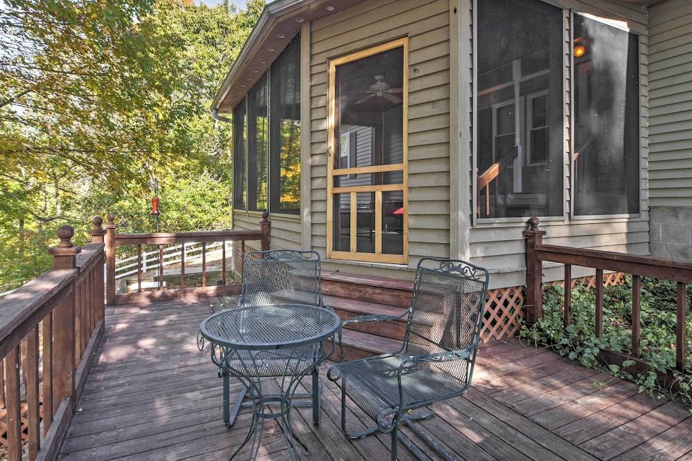 Captivating Cadiz Hideaway w/ Deck on Lake Barkley