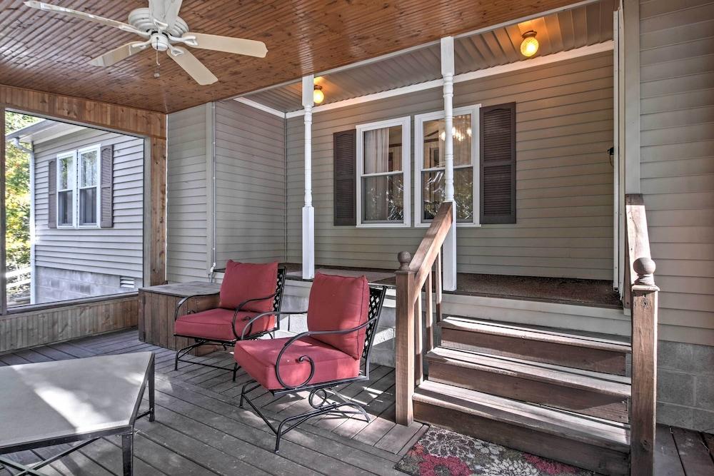 Captivating Cadiz Hideaway w/ Deck on Lake Barkley