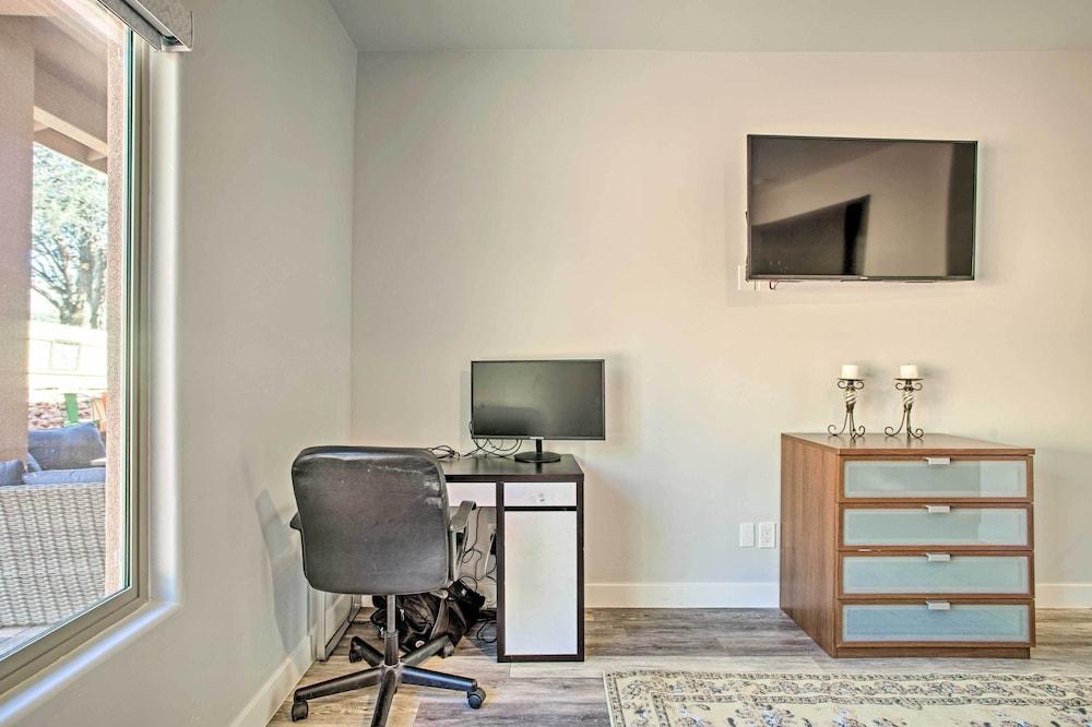 Tranquil Sedona Home With Fireplace & Hot Tub!