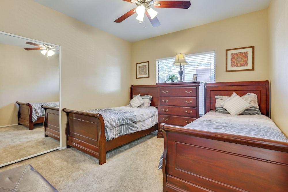 Bright Phoenix Condo - 3 Mi to State Farm Stadium!