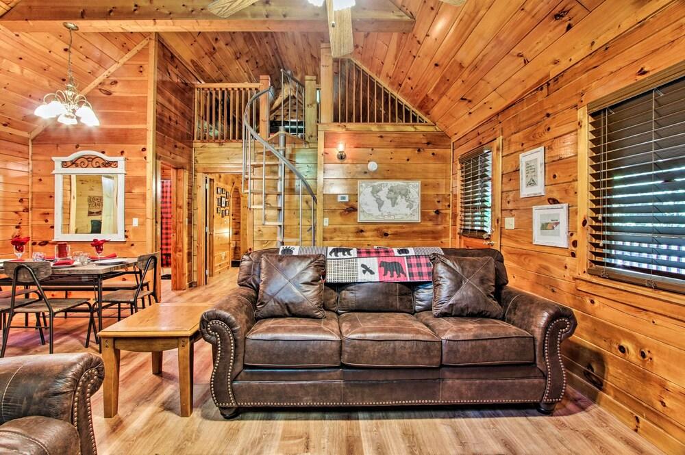 Charming Pigeon Forge Cabin w/ Private Hot Tub!