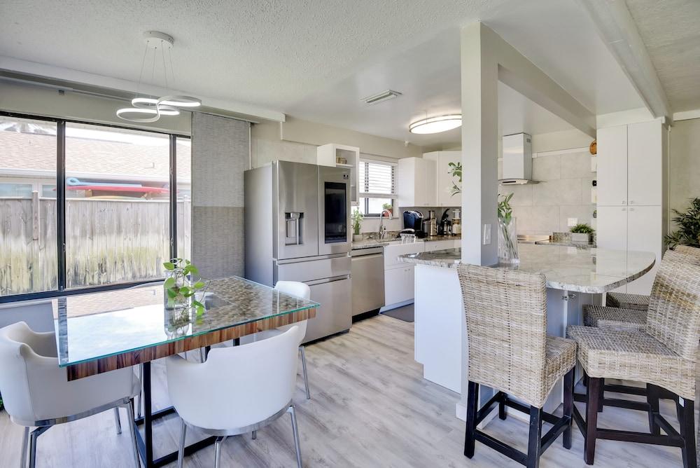 Bright Ormond Beach Home ~ 14 Mi to Daytona!