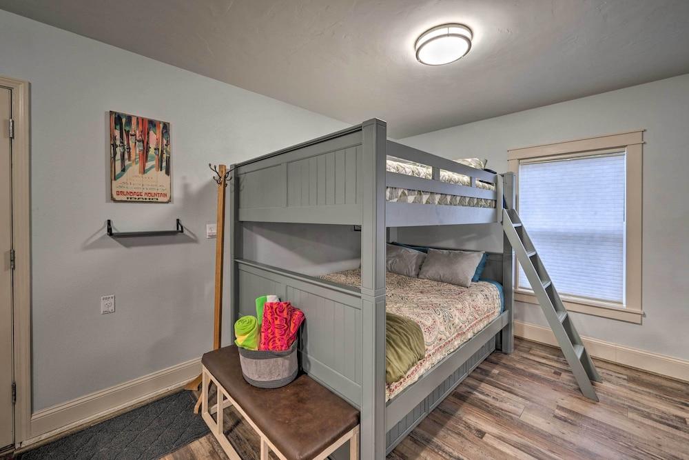 Rustic Mccall Cabin w/ Private Hot Tub & Deck!