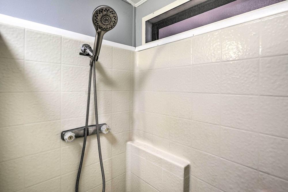 Sun-dappled AZ Abode w/ River & Mtn Views!