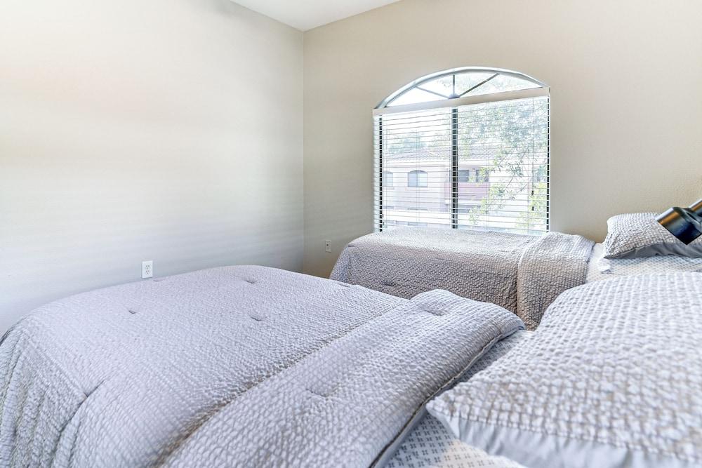 3 Mi to Westgate District: Condo w/ Pool Access