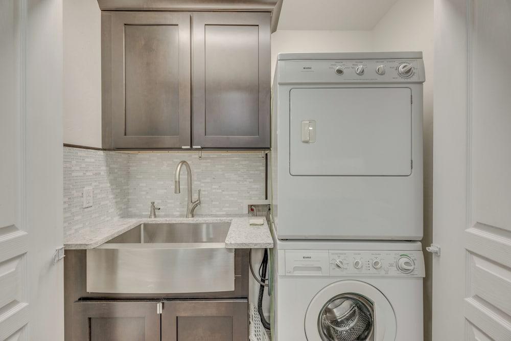 Modern Alpine Cabin 3 Miles to Ski Cloudcroft