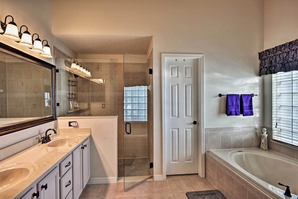 12 Mi to Disney: Home w/ Pool & Spa in Clermont