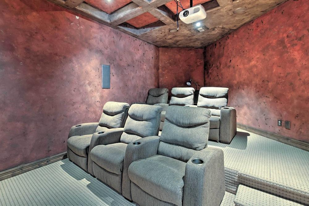 Near Golfing: Mesa Villa w/ Outdoor Oasis & Pool!