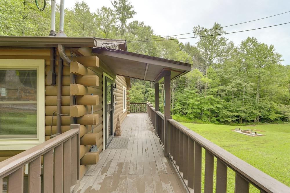 Near Car Shows: Cosby 'cozy Cove' Cabin w/ Deck