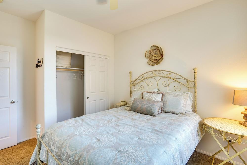 Mtn Views & Resort Perks: Palm Desert Escape!