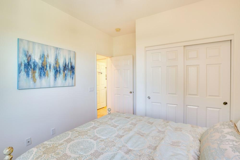 Mtn Views & Resort Perks: Palm Desert Escape!