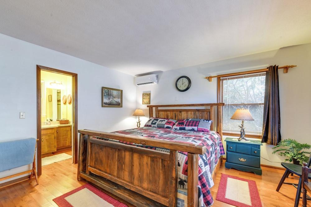 Mtn Views, Porch & Fireplace: Maggie Valley Escape