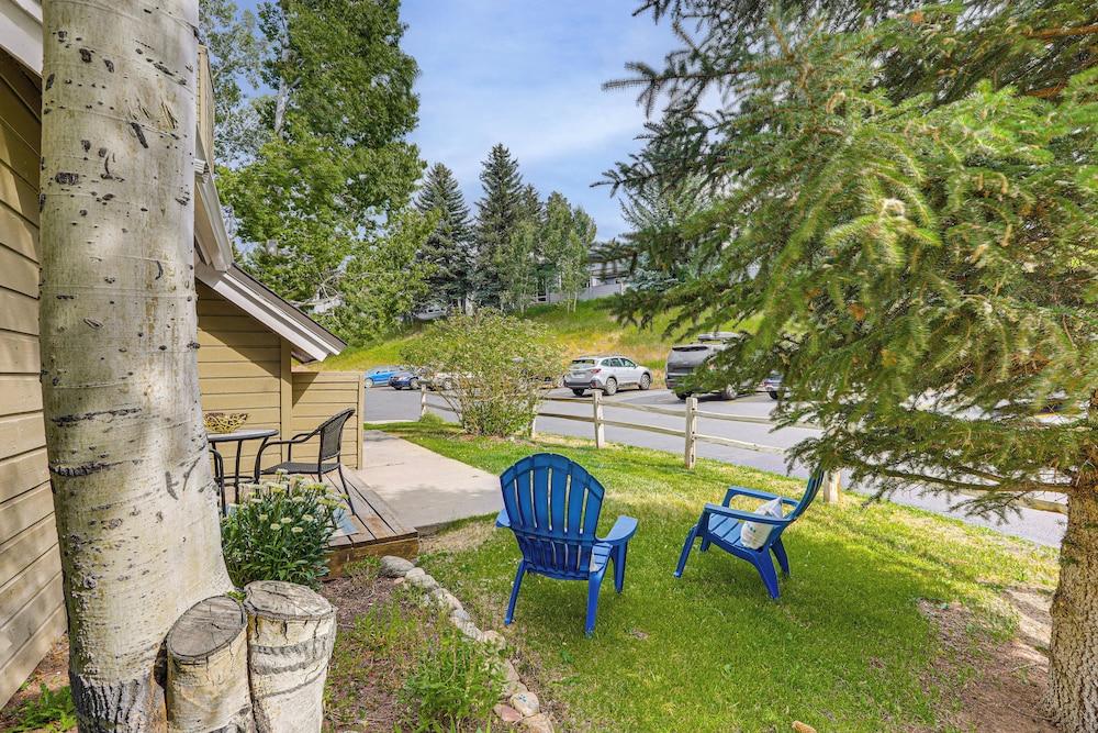 Hike, Ski & Golf: Fully Renovated Edwards Townhome