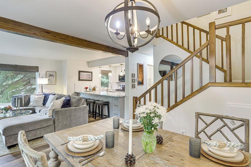 Hike, Ski & Golf: Fully Renovated Edwards Townhome