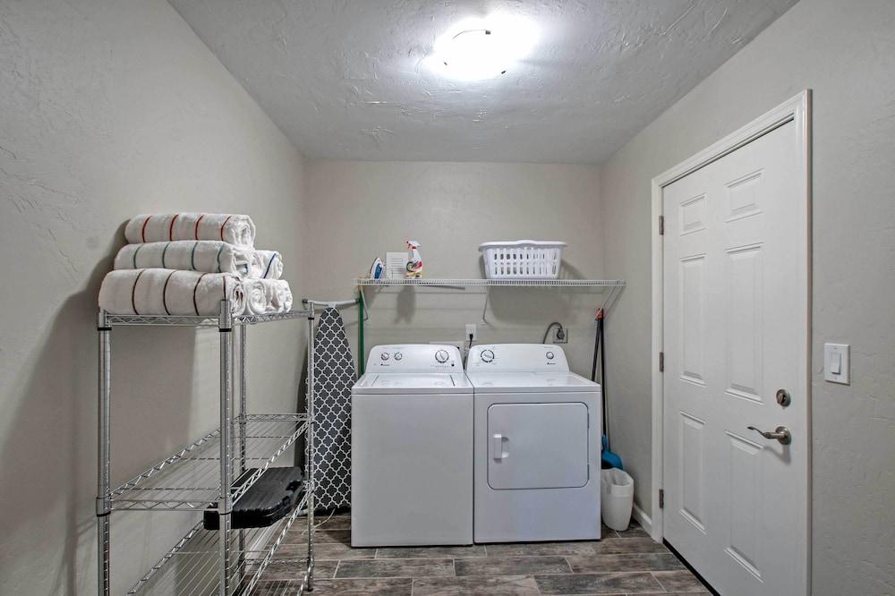 Private Pool & Camelback Mtn Views: Phoenix Gem