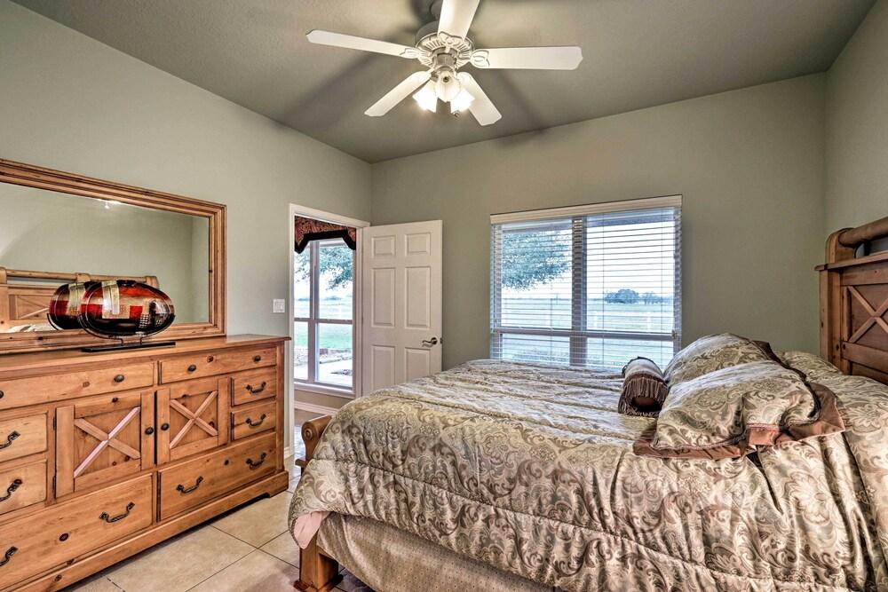 Pet-friendly Flatonia House w/ Patio & Gazebo!