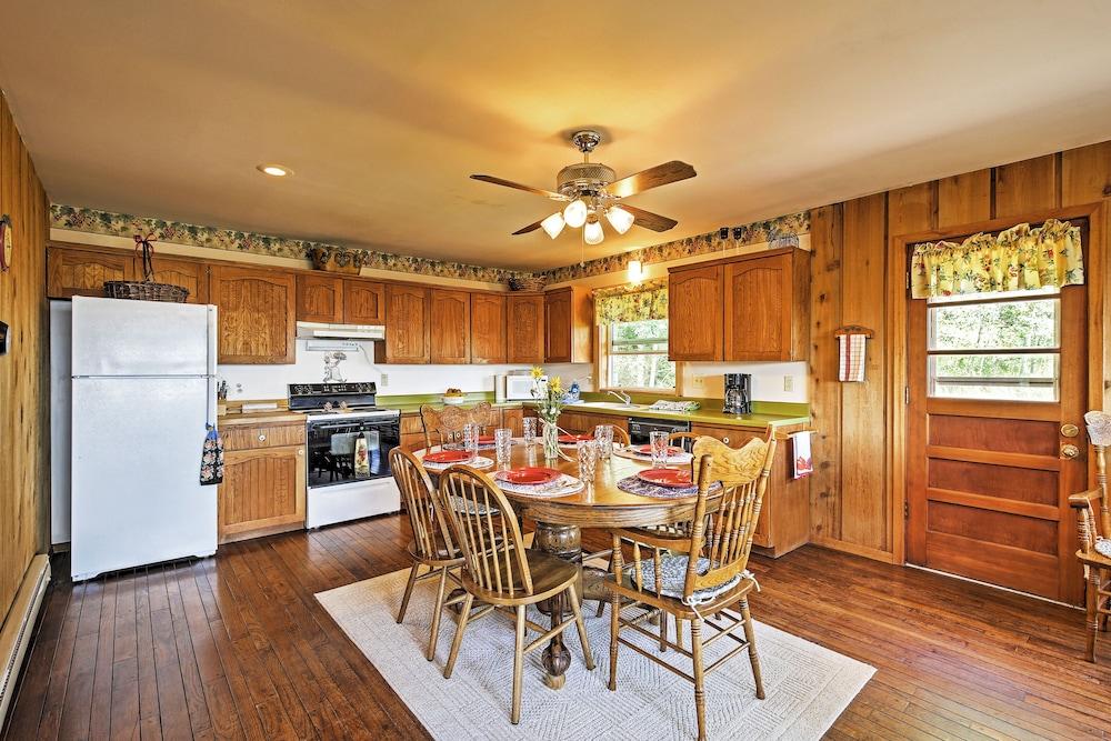 Hot Tub + Mtn Views: Gore Pass Kremmling Cabin