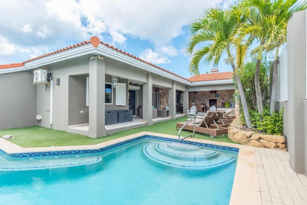 Casa Karlina in Noord