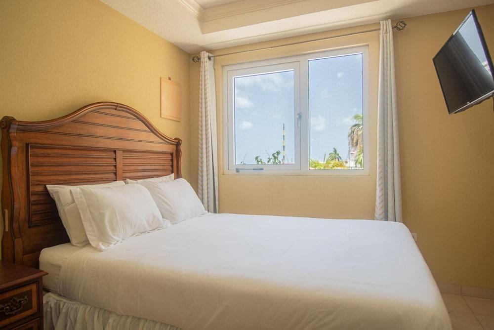 NEW Bay Harbor Studio 203