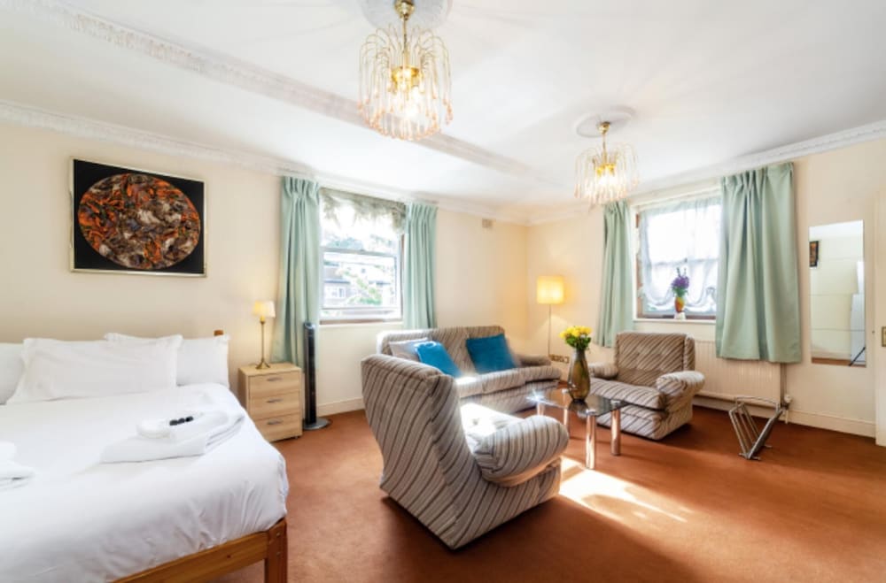 Remarkable 3-bed Apartment in London