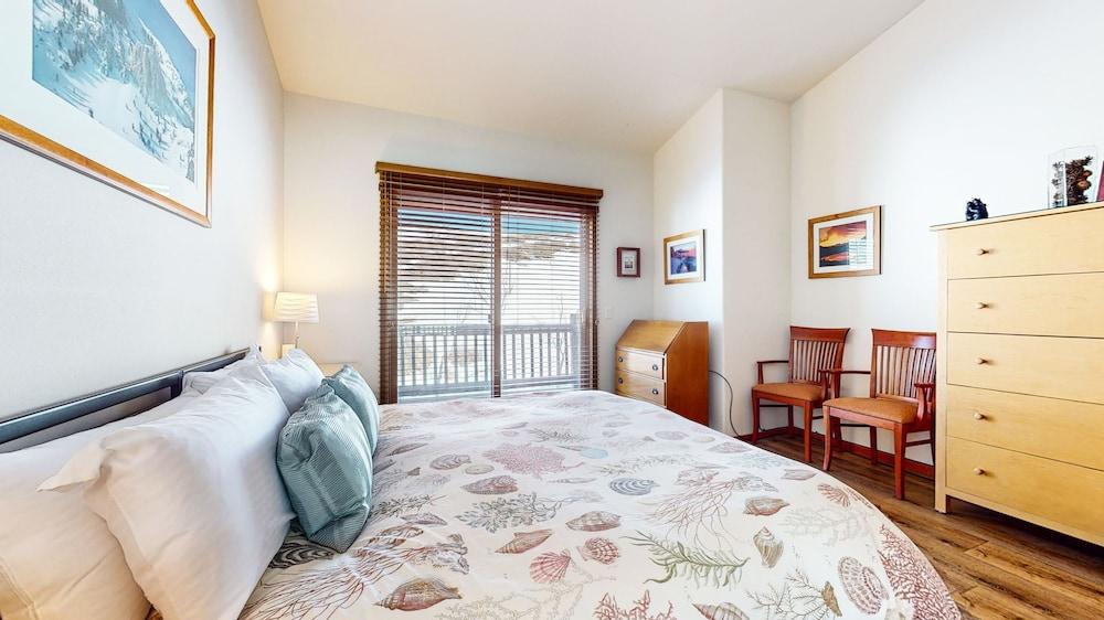 Snowcreek V #784 2 Bedroom Condo by RedAwning