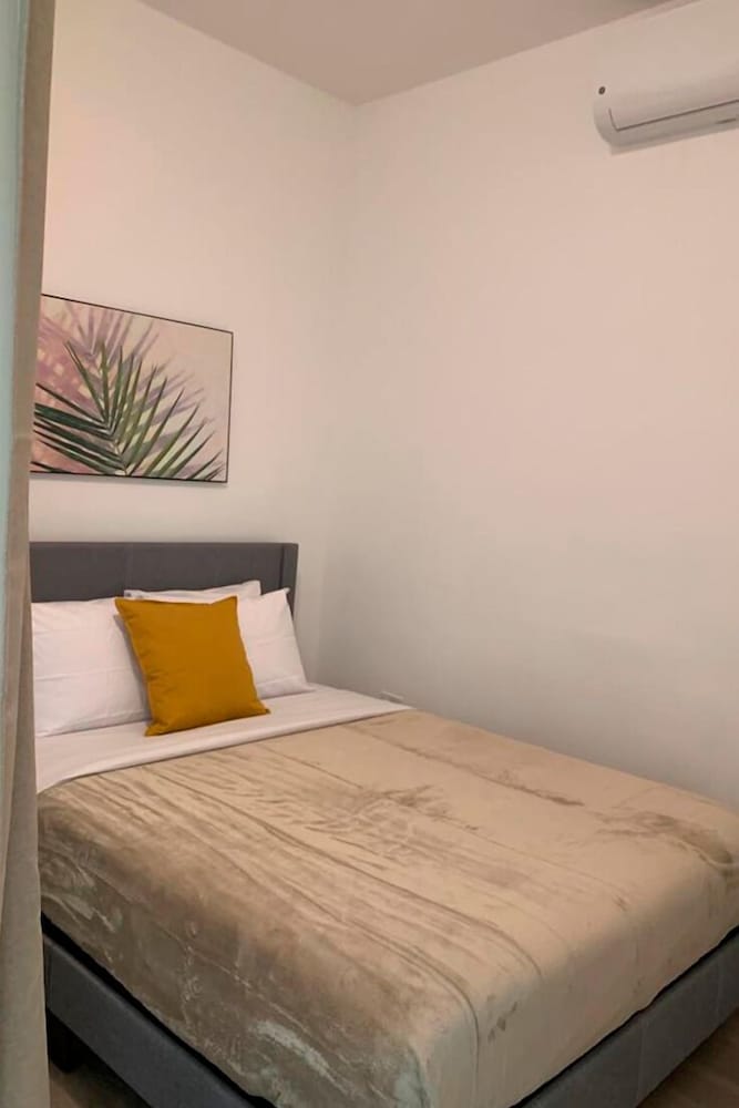 Villas at Auxilio Mutuo 104