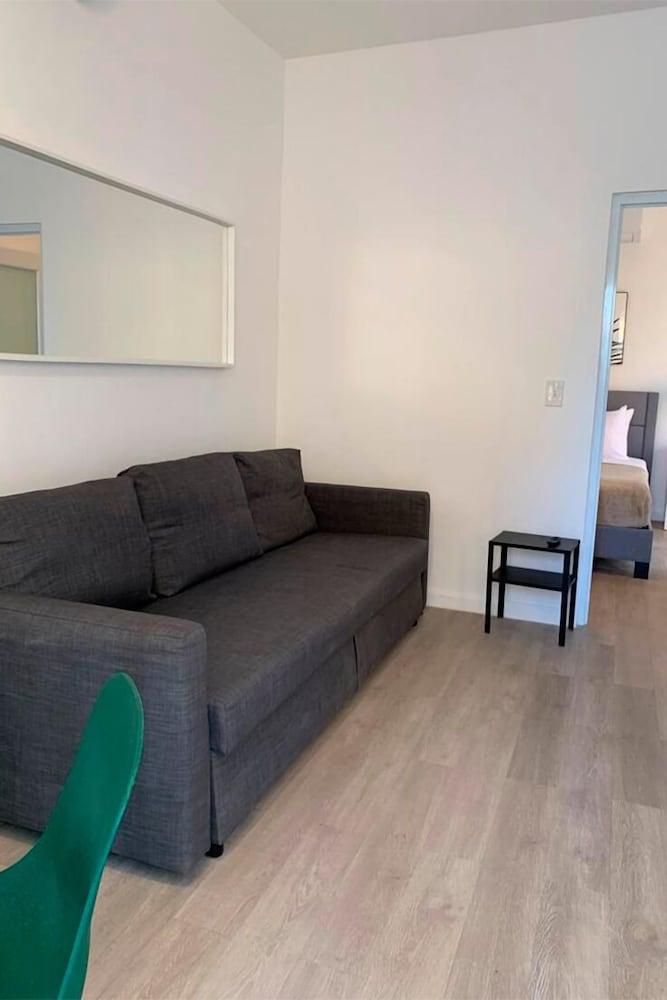 Villas at Auxilio Mutuo 101